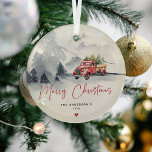 Rustieke rode vrachtwagen Kerstmis gepersonaliseer Glas Ornament<br><div class="desc">Rustieke waterverf rode truck vrolijk kerstglas ornament. Personaliseer door uw familienaam/namen en jaar toe te voegen.</div>