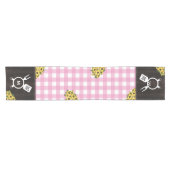 Rustieke Roze Gingham Zonnebloemen BBQ Monogram Korte Tafelloper (Horizontaal)
