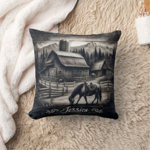 Rustieke schuur en paard in berglandschap kussen