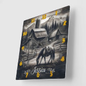 Rustieke schuur en paard in berglandschap vierkante klok (Hoek)