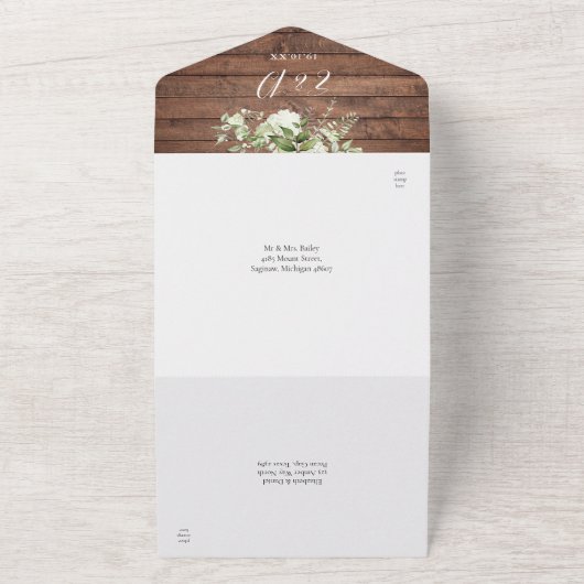 Rustieke schuur hout groen bloemenbruiloft all in one uitnodiging (Buitenkant)