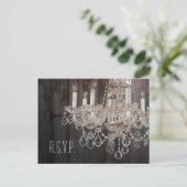 Rustieke schuur hout kroonluchter bruiloft reactie uitnodiging briefkaart (Staand voorkant)