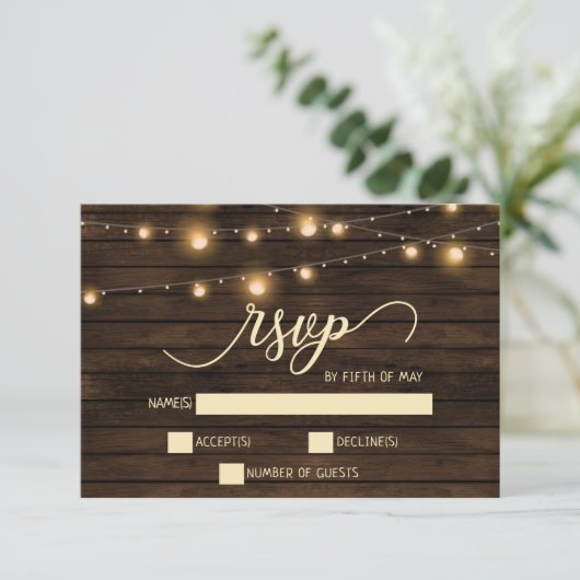 Rustieke schuur hout String verlichting Uitnodigin RSVP Kaartje (Staand voorkant)