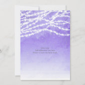 Rustieke slingerlichtjes paarse trouwuitnodiging kaart (Achterkant)