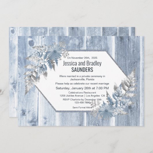 Rustieke Stofblauwe Houten Bloemige Trouwreceptie Kaart (Voorkant / Achterkant)