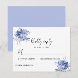 rustieke stoffige blauwe rozen en andere bloemen RSVP kaartje