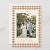 Rustieke Terracotta Gingham Plaid Foto Bruiloft Save The Date (Voorkant)