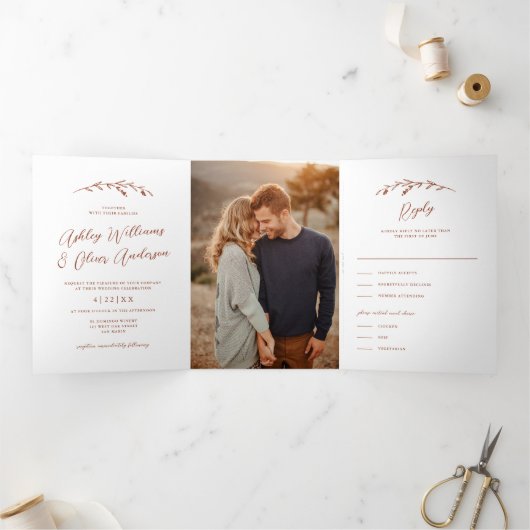 Rustieke Terracotta Wildflower Boho Foto Bruiloft Drieluik Uitnodiging (Binnen)