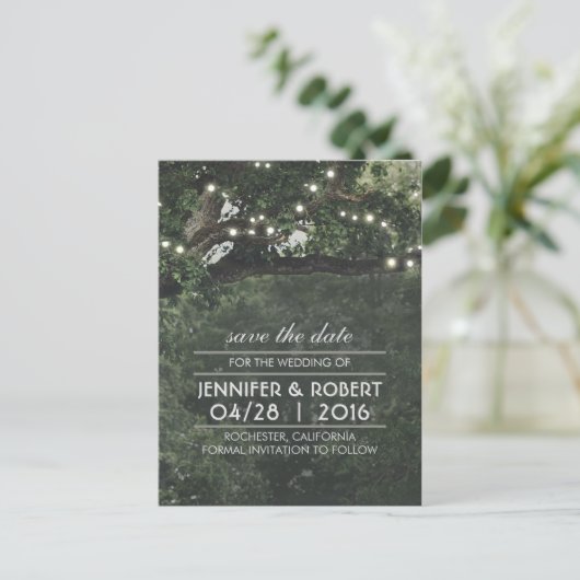 Rustieke Tree String Lights Sla de datum op Aankondigingskaart (Staand voorkant)