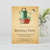 rustieke tuin bloemenbesproeiing kan verjaardag kaart (Staand voorkant)