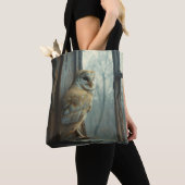 Rustieke uil in het raam Art Tote Bag (Dichtbij)