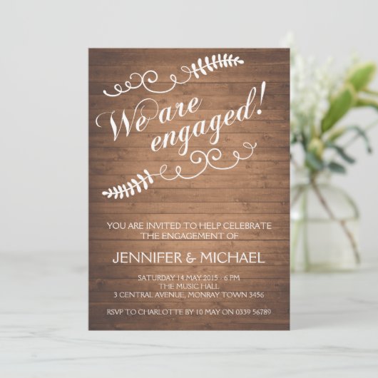 Rustieke uitnodiging voor houtnerf verlovingsfeest (Staand voorkant)