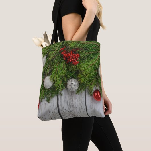 Rustieke vakantie charme: Pine, Holly & Baubles Tote Bag (Dichtbij)