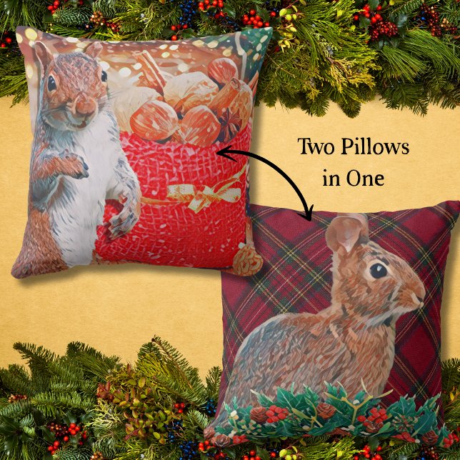 Rustieke vakantie konijn en eekhoorn dubbelzijdig kussen (With a squirrel on one side and a rabbit on the other, this Christmas accent pillow is versatile.)