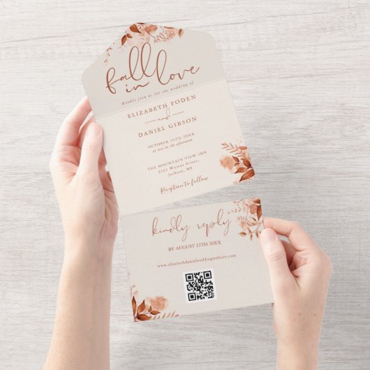 Rustieke Verliefd op Herfst Bloem QR Code Trouwen All In One Uitnodiging (Afscheurbaar)