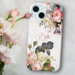 Rustieke Vintage Gepersonaliseerde Rozen & Iris iPhone 15 Case<br><div class="desc">Mooie,  tijdloze en elegante sprays van artistieke roze en witte rozen,  pioenen en paarse bebaarde iris met delicate loof. Bevat een bewerkbaar tekstveld voor uw personalisatie en een licht benauwde antiek witte textuur achtergrond.</div>