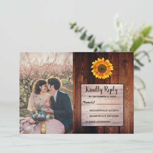 Rustieke waterverf zonnebloem land bruiloft RSVP Kaart (Staand voorkant)