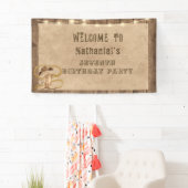 Rustieke westerne cowboy je bent gewild verjaardag spandoek (Insitu)