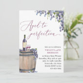 Rustieke wijngaard wijn verjaardag, verouderd tot kaart (Staand voorkant)