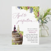 Rustieke wijngaard wijn verjaardag, verouderd tot kaart (Staand voorkant)