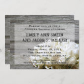 Rustieke witte bloemen koppels douche uitnodiginge kaart (Voorkant / Achterkant)