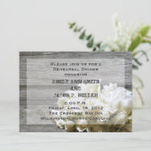 Rustieke witte bloemen repetitie diner uitnodiging (Staand voorkant)