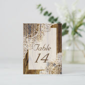 Rustieke witte kant op hout trouwtafel nummer briefkaart (Staand voorkant)