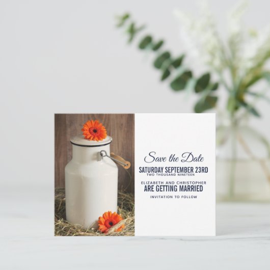 Rustieke Witte Melkkruik met Bloemen Save the Date Briefkaart (Staand voorkant)