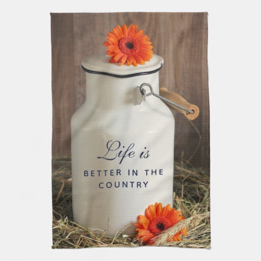 Rustieke Witte Melkkruik met Bloemen Theedoek (Verticaal)