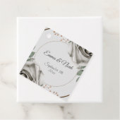 Rustieke witte rozen bloemen bruiloft bedankjes labels (In situ)