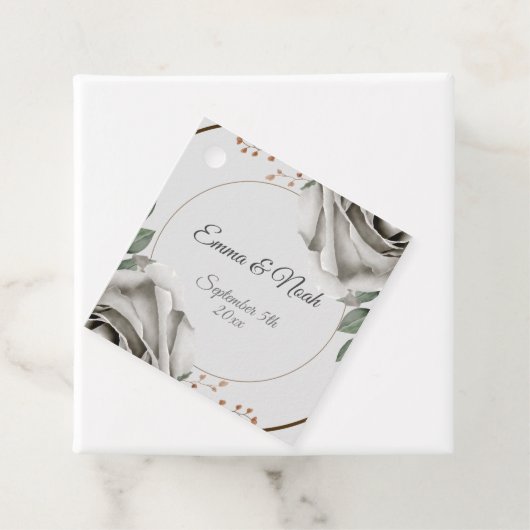 Rustieke witte rozen bloemen bruiloft bedankjes labels (In situ)