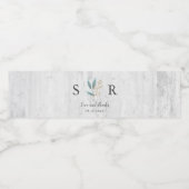 Rustieke Witte Schuur Houten Bruiloft Monogram Waterfles Etiket (Enkel label)