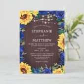 Rustieke Zonnebloem Blauwe Lichten Houten Bruiloft Kaart (Staand voorkant)