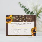 Rustieke zonnebloem elegant gouden script hout bru RSVP kaartje (Staand voorkant)