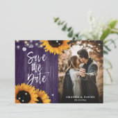 Rustieke zonnebloem hout Paarse bruiloft foto Save The Date (Staand voorkant)
