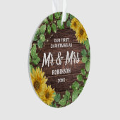 Rustieke Zonnebloem Mr & Mrs Onze 1e Kerstmis Ornament (voorkant)