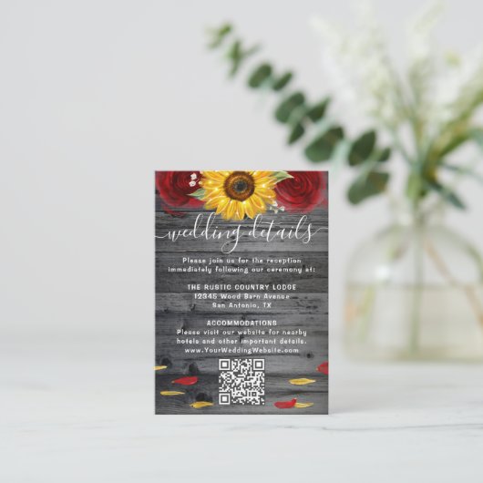 Rustieke Zonnebloem Rode Roos Bruiloft RSVP QR Cod Informatiekaartje (Staand voorkant)