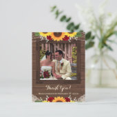 Rustieke zonnebloem rode rozen bruiloft dank u fot briefkaart (Staand voorkant)