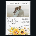 Rustieke Zonnebloem Save The Date Wedding Magneet<br><div class="desc">De rustieke zonnebloem Save the Date Wedding Magnet legt de warmte en charme van een landelijke bruiloft vast en biedt een prachtige, op natuur geïnspireerde manier om uw speciale dag aan te kondigen. Met een aanpasbaar verlovingen fotomodel omlijst door een delicate waterverf zonnebloemrand, combineert deze magneet rustieke elegantie met een...</div>