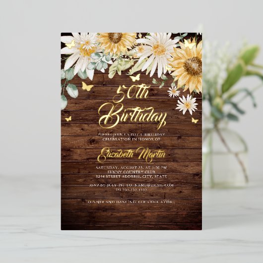 Rustieke Zonnebloem Vlinder 50e Verjaardagsfeest Folie Uitnodiging (Staand Voorkant)