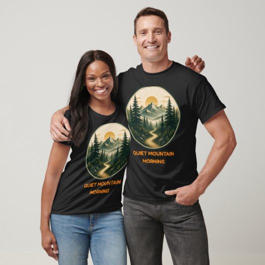 Rustig Berg Ochtend Natuur Badge T-Shirt (Unisex)