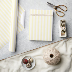 Rustig Geel Minimalistische Strepen Cadeaupapier