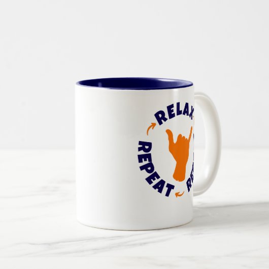 Rustig maar. Herhaal. Herhaal. Tweekleurige Koffiemok (Voorkant rechts)