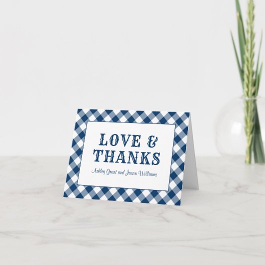 Rustig Navyblauw Gingham Plaid Trouw Monogram Bedankkaart (Voorkant)