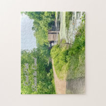 Rustig pad naast het kanaal