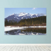 Rustig reflecteren in Vermilion Lakes, Alberta Canvas Afdruk (Insitu (Houten vloer))