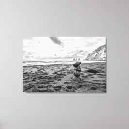 Rustig sereniteit: Strand Cairn Canvas Afdruk