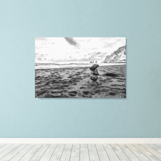 Rustig sereniteit: Strand Cairn Canvas Afdruk (Insitu (Houten vloer))