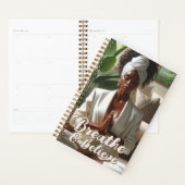 Rustige Afro-Amerikaanse vrouw gebedsmeditatie Planner (Display)