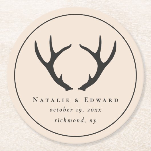 Rustige antler slaat de datum op ronde kartonnen onderzetter (Voorkant)